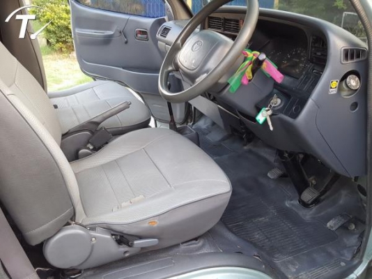 รถตู้ ปี2001 รถเดิมเครื่องดีเซล3.0 สีเดิมบางทั้งคันไม่มีผุ รถตู้ ปี2001 รถเดิมเครื่องดีเซล3.0 สีเดิมบางทั้งคันไม่มีผุ