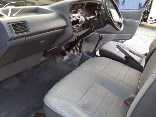 รถตู้ ปี2001 รถเดิมเครื่องดีเซล3.0 สีเดิมบางทั้งคันไม่มีผุ รถตู้ ปี2001 รถเดิมเครื่องดีเซล3.0 สีเดิมบางทั้งคันไม่มีผุ