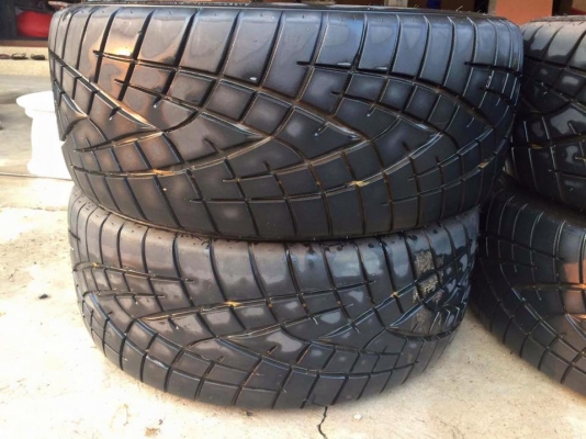 ขายยาง TOYO R1R 195-50-15 ปี13 ดอกหนา สภาพสวยมาก พร้อมซิ่ง ไม่ปะไม่กินข้าง ชุดละ 13,500 บาท