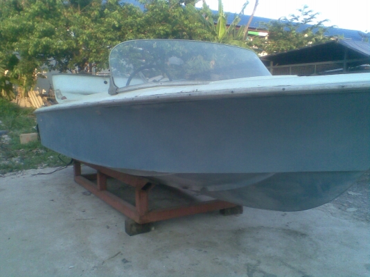 ขายเรือเปล่า 15 ฟุต ตามสภาพ ต้องซ่อมค่ะ