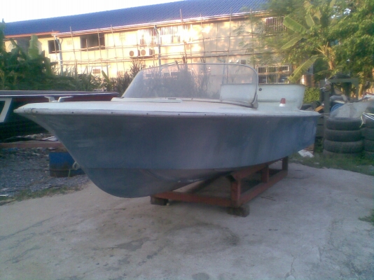ขายเรือเปล่า 15 ฟุต ตามสภาพ ต้องซ่อมค่ะ