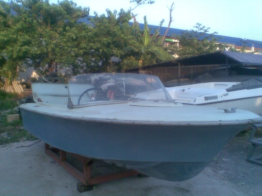 ขายเรือเปล่า 15 ฟุต ตามสภาพ ต้องซ่อมค่ะ