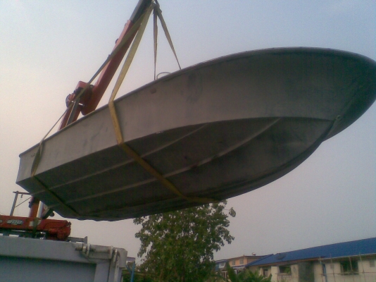 ขายเรือเปล่า 15 ฟุต ตามสภาพ ต้องซ่อมค่ะ