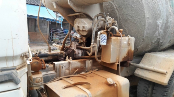 ขายรถบรรทุก 10 ล้อโม่ปูน HINO เปอร์เฟีย เครื่อง V8 300 แรงม้า ชุดโม่ดีพร้อมใช้งาน ราคา 350000