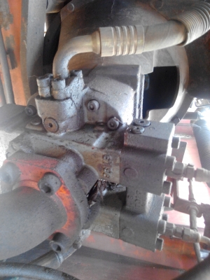 HITACHI EX100  สวยๆถูกๆครับ  ช้าอดนะครับ  280,000 บาทเท่านั้น ไปทำงานโคราชแล้วคราป