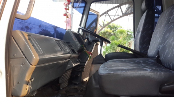 ขาย ISUZU ดั้มข้าวเปลือก 160 แรง สนใจติดต่อ คุณชลอ 081-2568658