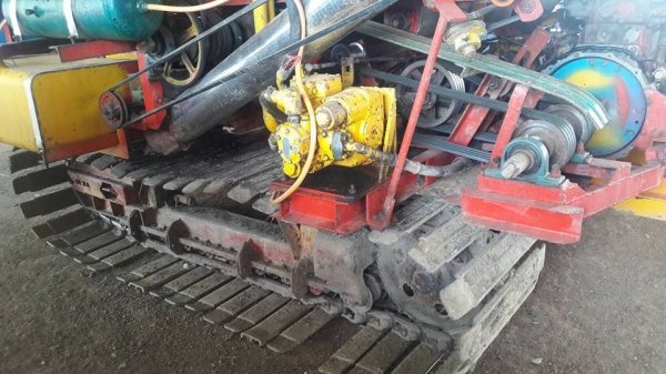 รถเกี่ยว เกษตรอุ้ม ปรับระดับ ช่วงล่าง10โซ่เต็ม เครื่องHO7D ปั้มเบอร์ 22 รถเกี่ยว เกษตรอุ้ม ปรับระดับ ช่วงล่าง10โซ่เต็ม เครื่องHO7D ปั้มเบอร์ 22