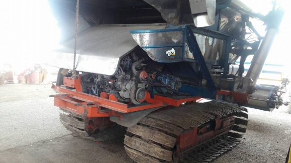 รถเกี่ยว ศรีเจริญ อุ้ม ท่อปรับระดับ ช่วงล่าง 12HT เครื่อง6BGเทอร์โบ รถเกี่ยว ศรีเจริญ อุ้ม ท่อปรับระดับ ช่วงล่าง 12HT เครื่อง6BGเทอร์โบ