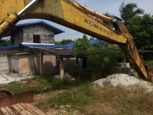 ขายรถแบคโฮ KOMATSU PC200-5 คอลโทรลสั้น ราคา 550000