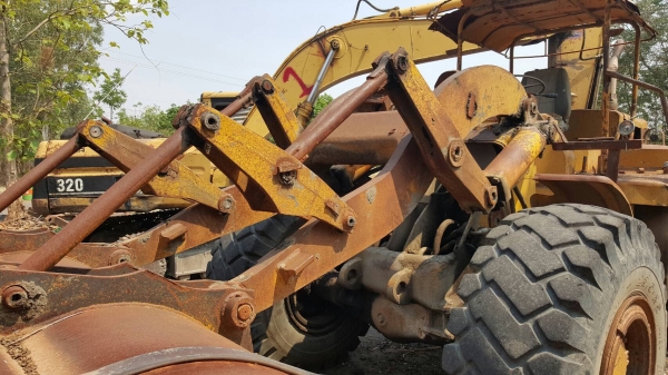 ขาย รถตัก CAT 966 สภาพพร้อมใช้งาน ยางดีทั้ง 4 เส้น ราคาต่อรองได้ครับ