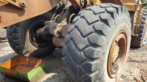 ขาย รถตัก CAT 966 สภาพพร้อมใช้งาน ยางดีทั้ง 4 เส้น ราคาต่อรองได้ครับ