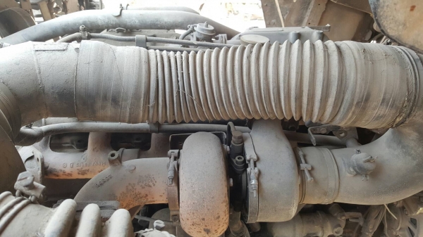 ขาย หัวลาก NISSAN UD ช่วงล่างเบรคแห้ง เครื่อง PD6-T โบอ้อม 260 แรงม้า เกียร์ Easton คัสซีสวยตลอดเส้น ทะเบียนพร้อมโอน