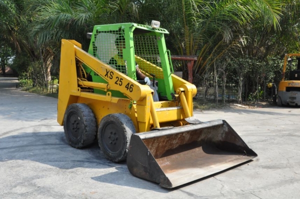 ขายรถตัก BOBCAT 753 ดีเซล ขับ4ล้อ สวยเดิมจากญี่ปุ่น ยังไม่เคยใช้ในไทย 135,000เท่านั้น!!