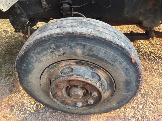 ขายรถ10ล้อท้ายลาด ISUZU 358484 เครื่องEM 100 220แรงม้า สนใจโทร 081-970-1072
