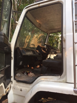 ขายรถ10ล้อท้ายลาด ISUZU 358484 เครื่องEM 100 220แรงม้า สนใจโทร 081-970-1072