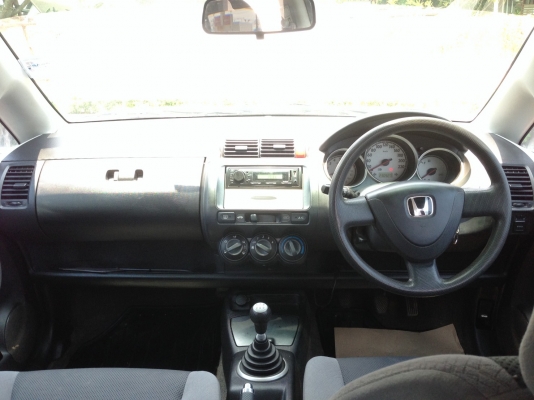 ขายฮอนด้าแจ๊ส เครื่องVTEC1.5 เกียร์ธรรมดา แอร์เย็น รถพร้อมใช้ ขายฮอนด้าแจ๊ส เครื่องVTEC1.5 เกียร์ธรรมดา แอร์เย็น รถพร้อมใช้