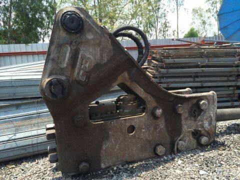 ขายKOMATSU PC200-2 ติดหัวเจาะยี้ห้อ GB สภาพสวยพร้อมใช้ ติดต่อ คุณ อ๊อฟ พิจิตร 086-737-9991 ขายKOMATSU PC200-2 ติดหัวเจาะยี้ห้อ GB สภาพสวยพร้อมใช้ ติดต่อ คุณ อ๊อฟ พิจิตร 086-737-9991