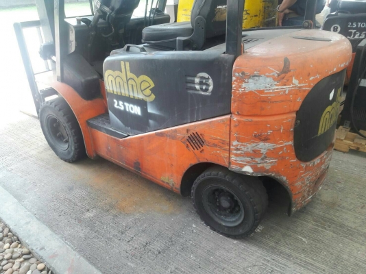 ขายด่วนครับ mhe รถฟอร์คลิฟต์ ไฟฟ้า 48 v. รถสวยพร้อมใช้ ขาย 2 คัน ครับ ราคานี้