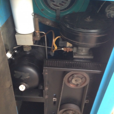 ปั๊มลมสกรู PUMA 10 Hp ปี 2011 พร้อมใช้งาน 0833554933