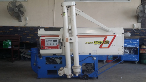เครื่องสีข้าวกล้องเก่าญี่ปุ่น  ISEKI รุ่น 307D สภาพเครื่องดี พร้อมใช้งาน