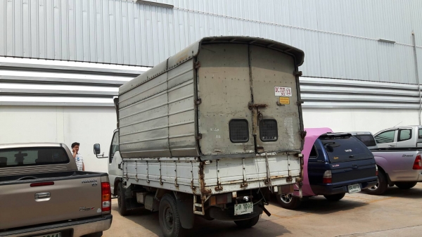 ขายด่วนรถ4ล้อกลางพร้อมใช้งาน