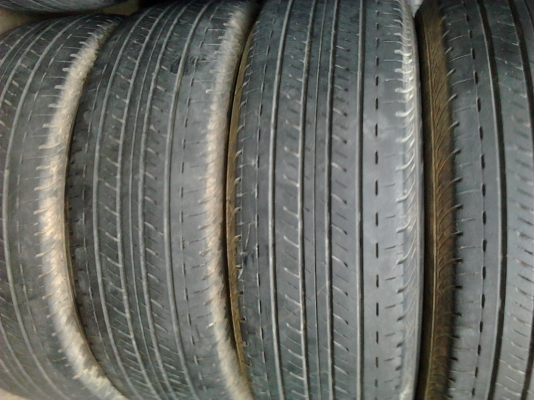 ขายยางบริสโตน 215/70/15 R611 ชุดละ 3800บาท มี2ชุด