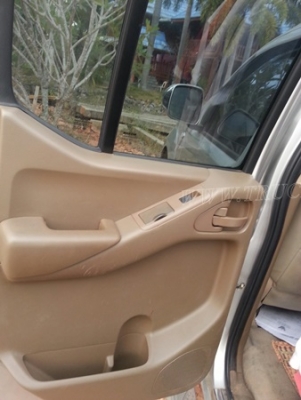 รถกระบะ NISSAN NAVARA FRONTIER 4 ประตู