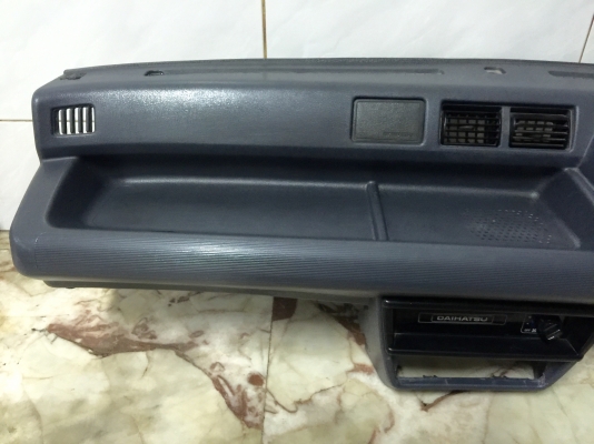 ขายคอนโซลหน้าของรถยนต์ Daihatsu รุ่น Mira L80 เดิมติดรถ ขายคอนโซลหน้าของรถยนต์ Daihatsu รุ่น Mira L80 เดิมติดรถ