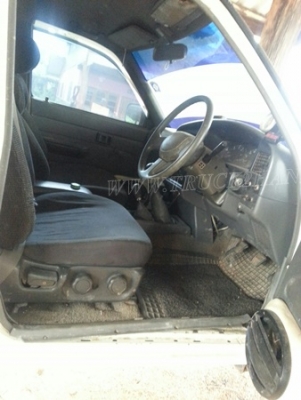 รถโฟวิล 4 ประตู ยี่ห้อ TOYOTA