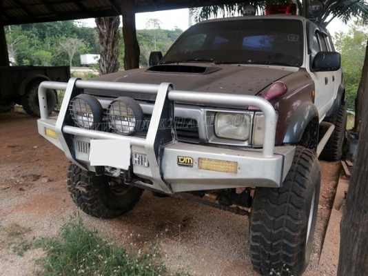 รถโฟวิล 4 ประตู ยี่ห้อ TOYOTA