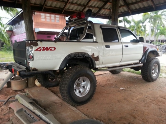 รถโฟวิล 4 ประตู ยี่ห้อ TOYOTA