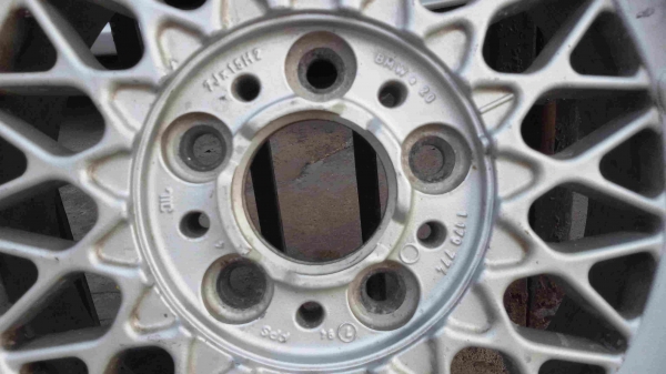 ล้ออะไหล่ BMW 318i สภาพสวยๆ 1200 บาท