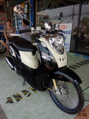 Fino ลายคลาสสิค เกย์แยก สีขาว-ดำ เครื่องดี แต่งภายนอก ราคาถูก Fino ลายคลาสสิค เกย์แยก สีขาว-ดำ เครื่องดี แต่งภายนอก ราคาถูก