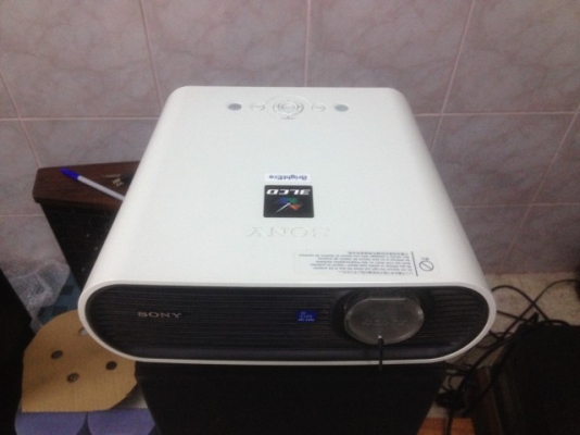 SONY VPL EX50 ความสว่าง2500 มีกระเป๋าไม่มีรีโม้ตสภาพสวยพร้อมใช้งาน