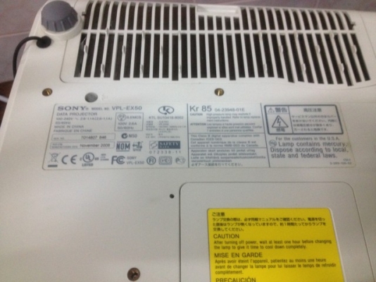 SONY VPL EX50 ความสว่าง2500 มีกระเป๋าไม่มีรีโม้ตสภาพสวยพร้อมใช้งาน