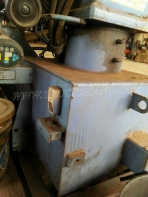 เครน 1 ตัน ยี่ห้อ TADANO เครนชุดนี้มีตัวปั๊มและเกียร์แปะให้ด้วย ขนาดเครน 1.5 ตัน