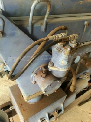 เครน 1 ตัน ยี่ห้อ TADANO เครนชุดนี้มีตัวปั๊มและเกียร์แปะให้ด้วย ขนาดเครน 1.5 ตัน