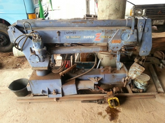 เครน 1 ตัน ยี่ห้อ TADANO เครนชุดนี้มีตัวปั๊มและเกียร์แปะให้ด้วย ขนาดเครน 1.5 ตัน