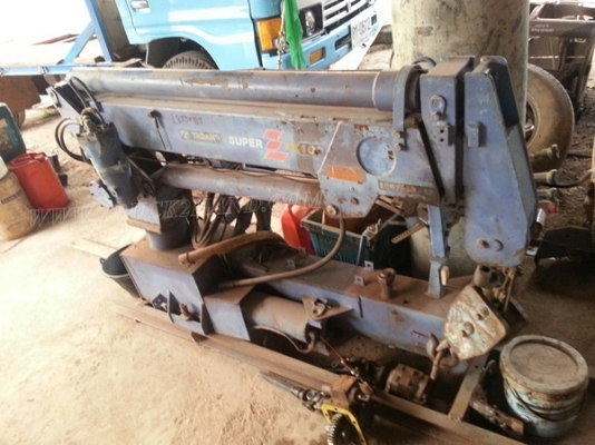 เครน 1 ตัน ยี่ห้อ TADANO เครนชุดนี้มีตัวปั๊มและเกียร์แปะให้ด้วย ขนาดเครน 1.5 ตัน