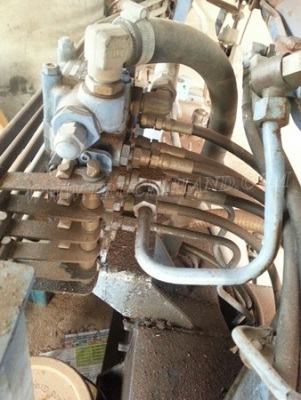 เครน 1 ตัน ยี่ห้อ TADANO เครนชุดนี้มีตัวปั๊มและเกียร์แปะให้ด้วย ขนาดเครน 1.5 ตัน