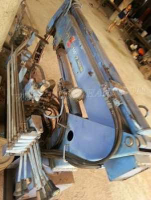 เครน 1 ตัน ยี่ห้อ TADANO เครนชุดนี้มีตัวปั๊มและเกียร์แปะให้ด้วย ขนาดเครน 1.5 ตัน