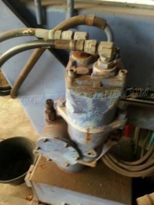 เครน 1 ตัน ยี่ห้อ TADANO เครนชุดนี้มีตัวปั๊มและเกียร์แปะให้ด้วย ขนาดเครน 1.5 ตัน