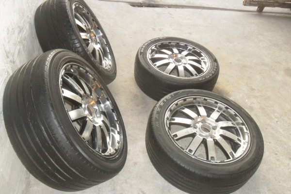 ล้อแม็ก17นิ้ว5รุ114 พร้อมยาง สวยๆ 4 ล้อ ราคา 6800 บาท