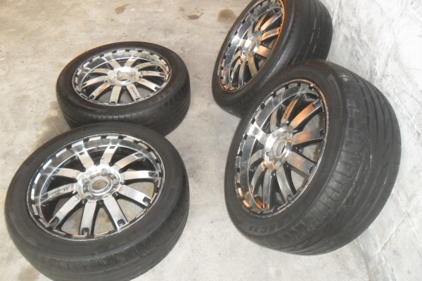 ล้อแม็ก17นิ้ว5รุ114 พร้อมยาง สวยๆ 4 ล้อ ราคา 6800 บาท