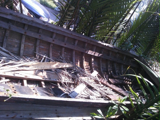 เรือไม้สัก