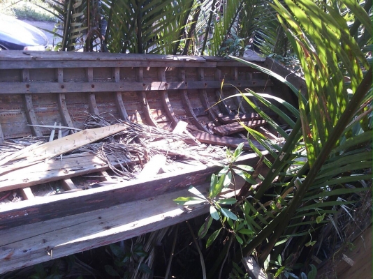 เรือไม้สัก