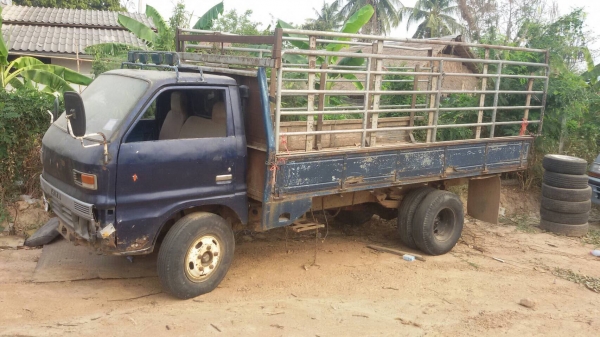 78.000 บาท 6ล้อพร้อมบรรทุก8ตัน สภาพพร้อมใช้งาน (ไม่มีทะเบียน)