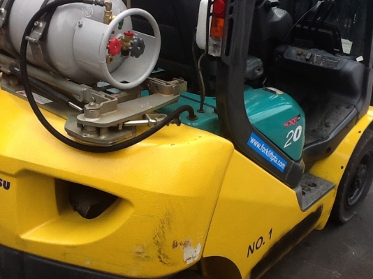 แหล่งรวมรถโฟลค์ลิฟท์งาเทฮิ้งค์ฟอร์คภาคตะวันออกสำหรับตักก้อนยางพารายางถ้วยและขี้ยางตักปามล์เราส่งฟรีทั่วประเทศ