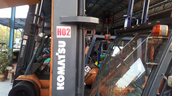 แหล่งรวมรถโฟลค์ลิฟท์งาเทฮิ้งค์ฟอร์คภาคตะวันออกสำหรับตักก้อนยางพารายางถ้วยและขี้ยางตักปามล์เราส่งฟรีทั่วประเทศ