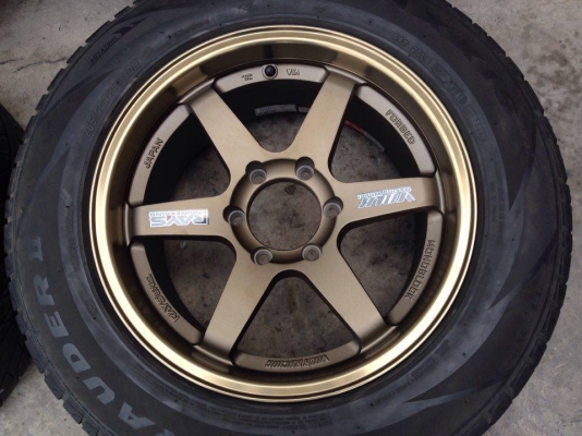 แม็กพร้อมยางขอบ 18 TE 37 แม็กใหม่ก้านตรง กว้าง 9.5-10.5 งานปั๊มครบแผ่นเพทครบพร้อมยางเปอร์เซ็น 265-60-18 ปี13 สวยๆเอาไปใส่หล่อๆวิ่งกันยาวๆค่